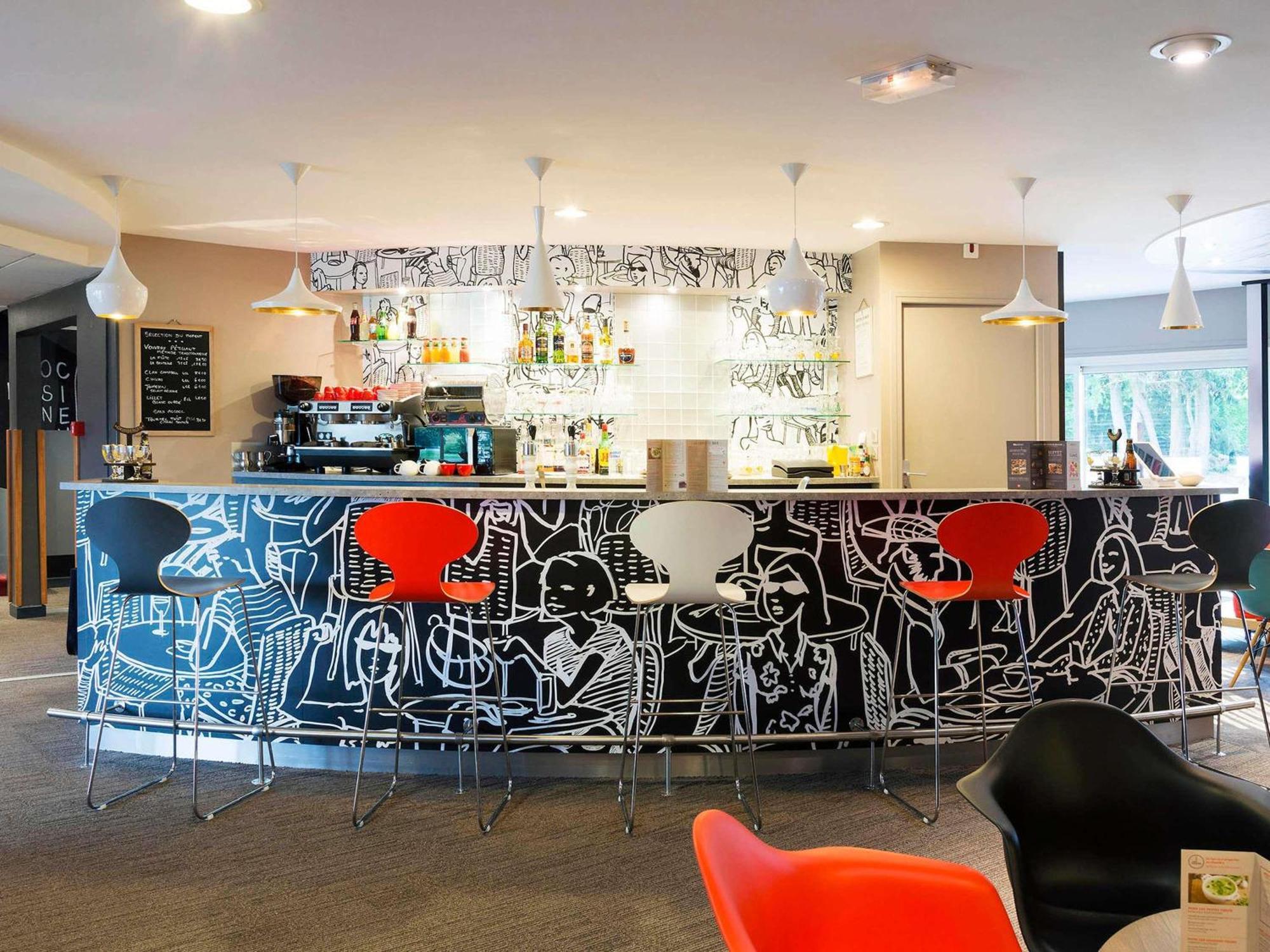 Ibis Laval Le Relais D'Armor Hotel Change  Exterior photo
